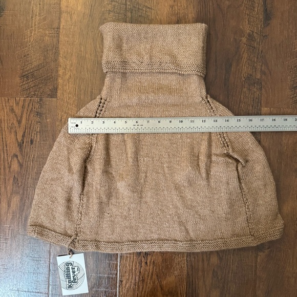 Hand knit silk / wool turtleneck capelet, NWT - Picture 8 of 11